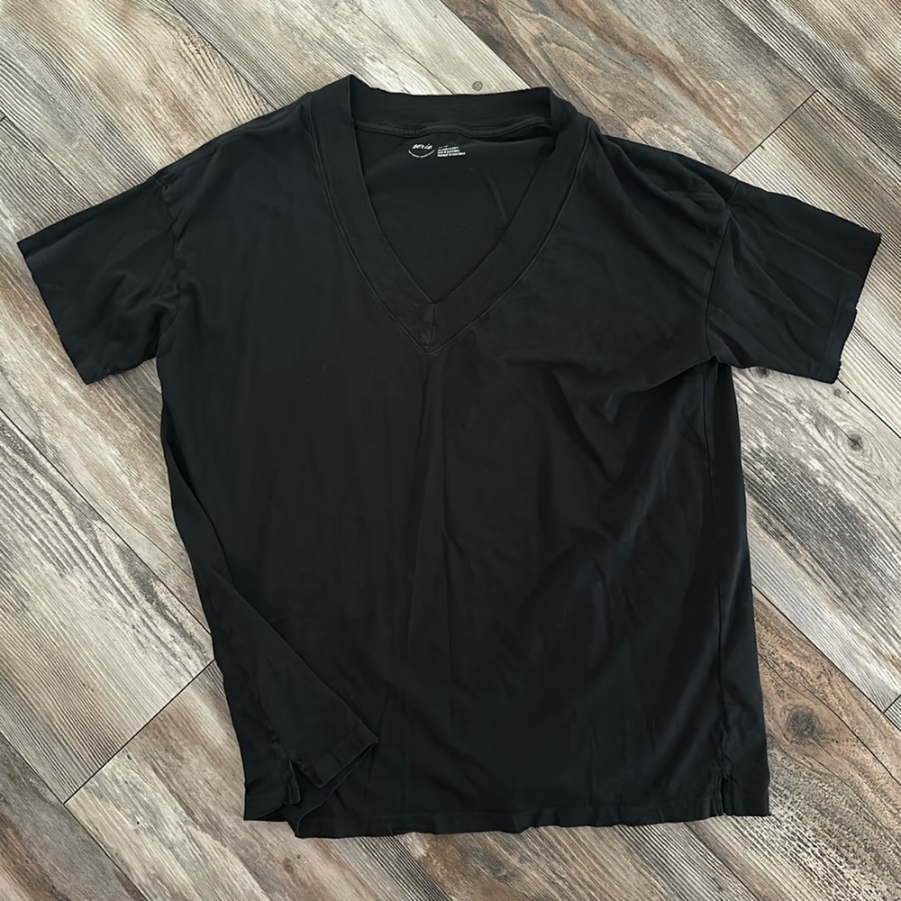Aerie tee